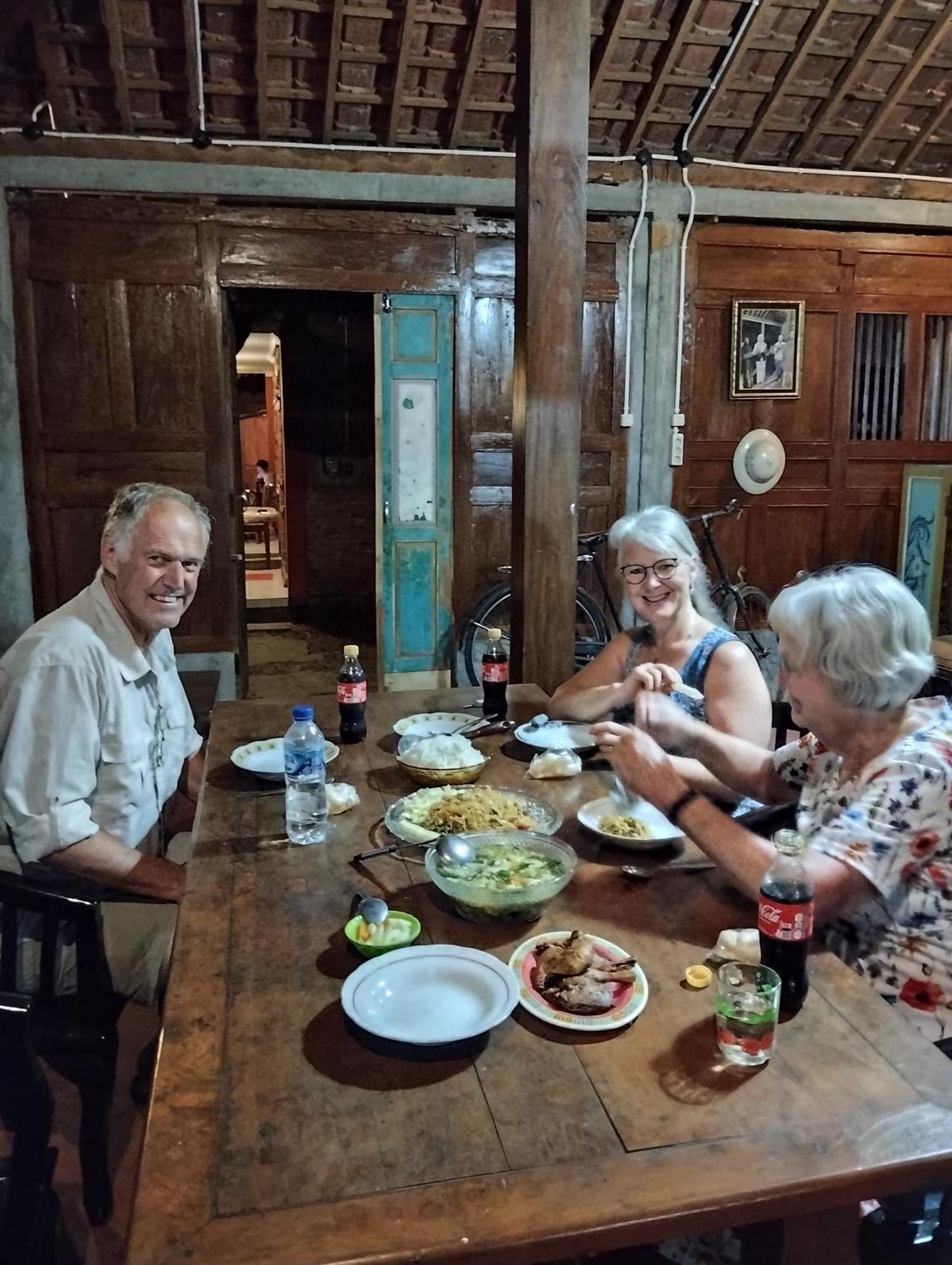 Cebongan Rumah Ukhi Guest House מראה חיצוני תמונה